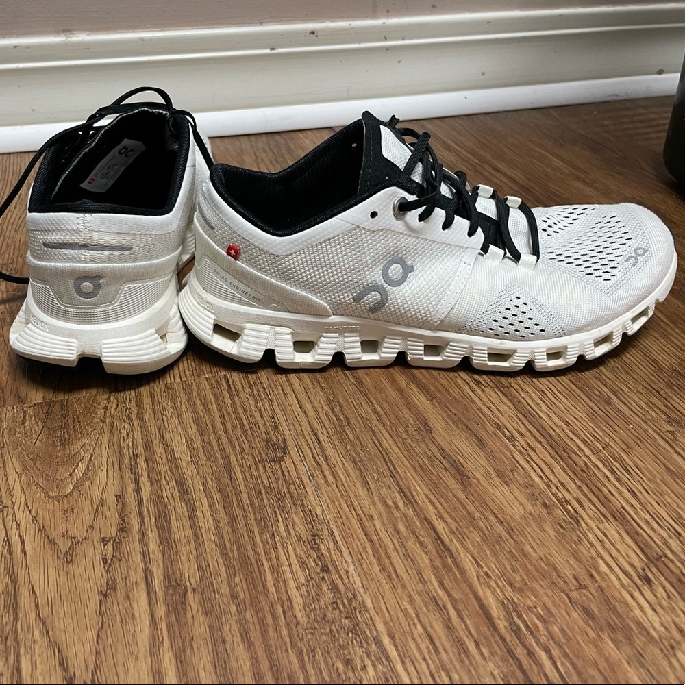 OnCloud Cloud X. Used in great condition. Smoke free home!